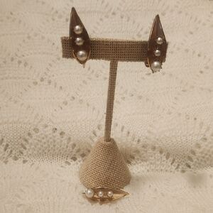 Vintage Gold and Pearl Earrings&matching Brooch